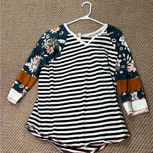 Matilda Jane Women’s L top.